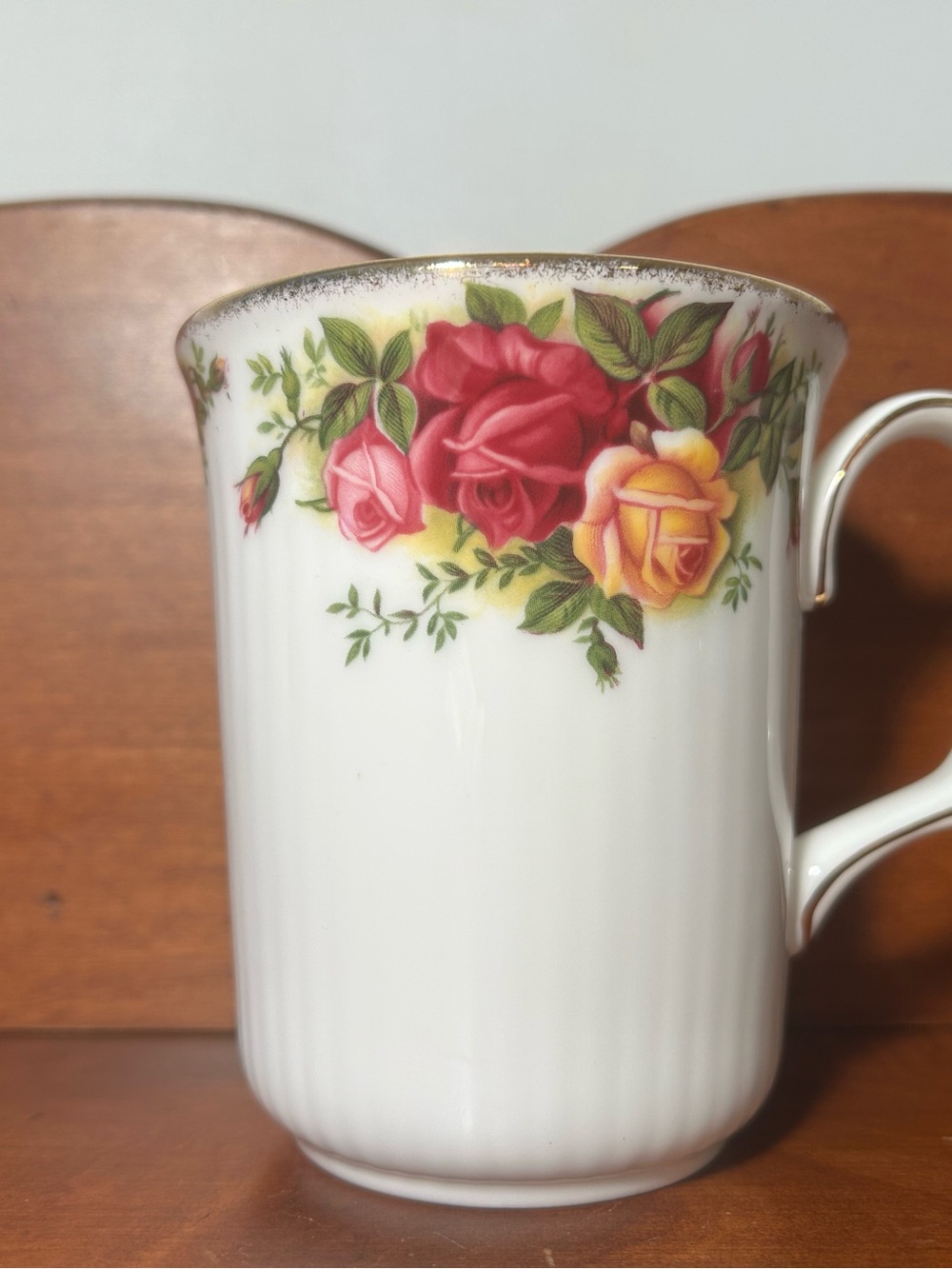White Porcelain Floral Rose Accent Mug with Gold Trim